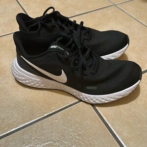 Women’s Nike shoes